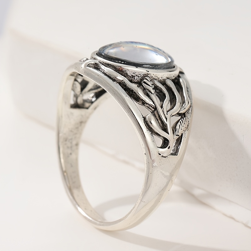 Women's Retro Oval Hollow Ring, Artistic Accessory